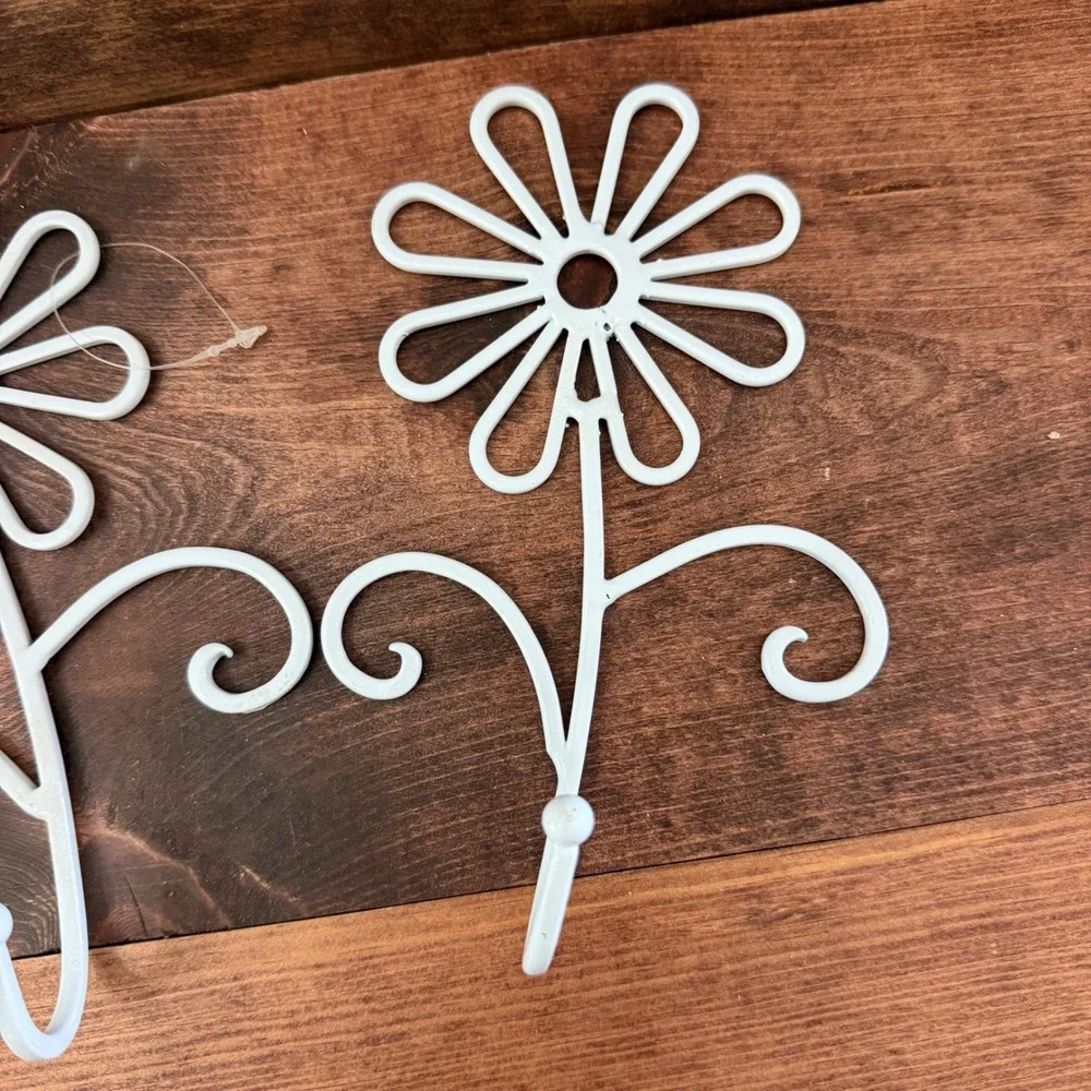 Set of 2 White Boho Metal Flower Wall Hooks Daisy Vine Scroll Whimsical Decor